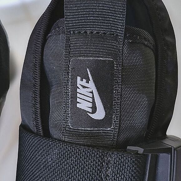 Nike Komyuter Sneakers in Black - Picture 6 of 10